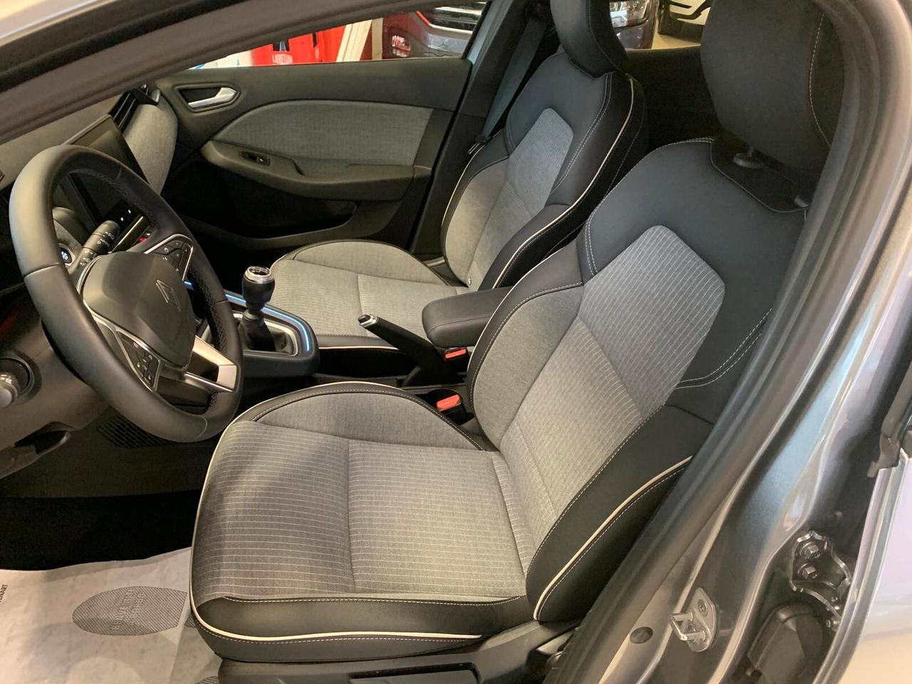 RENAULT CLIO 1.0 TECHNO 90 CV AZIENDALE PARI AL NUOVO