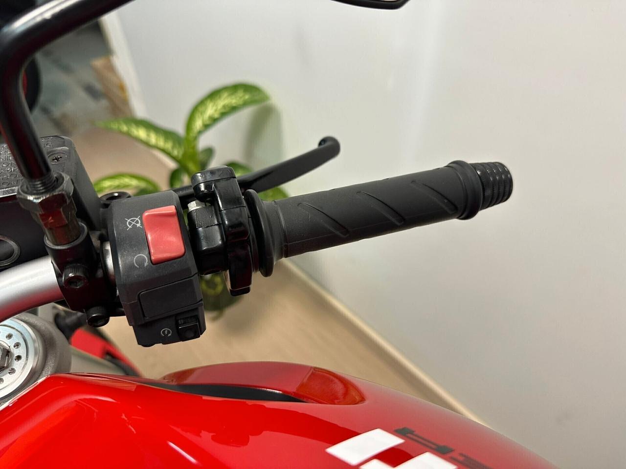 DUCATI MONSTER 696 DA 79€ AL MESE