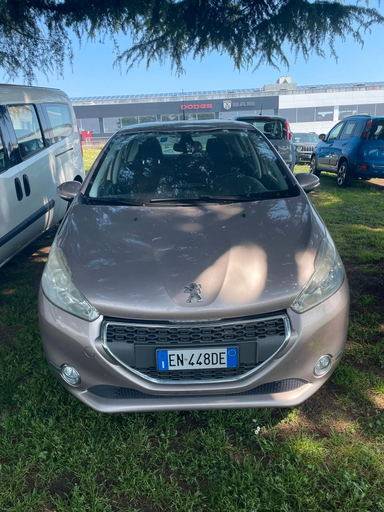 Peugeot 208 1.2 VTi - 2012