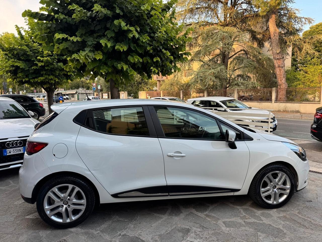 RENAULT CLIO TCe 12V 75cv GENERATION NEOPATENTATI