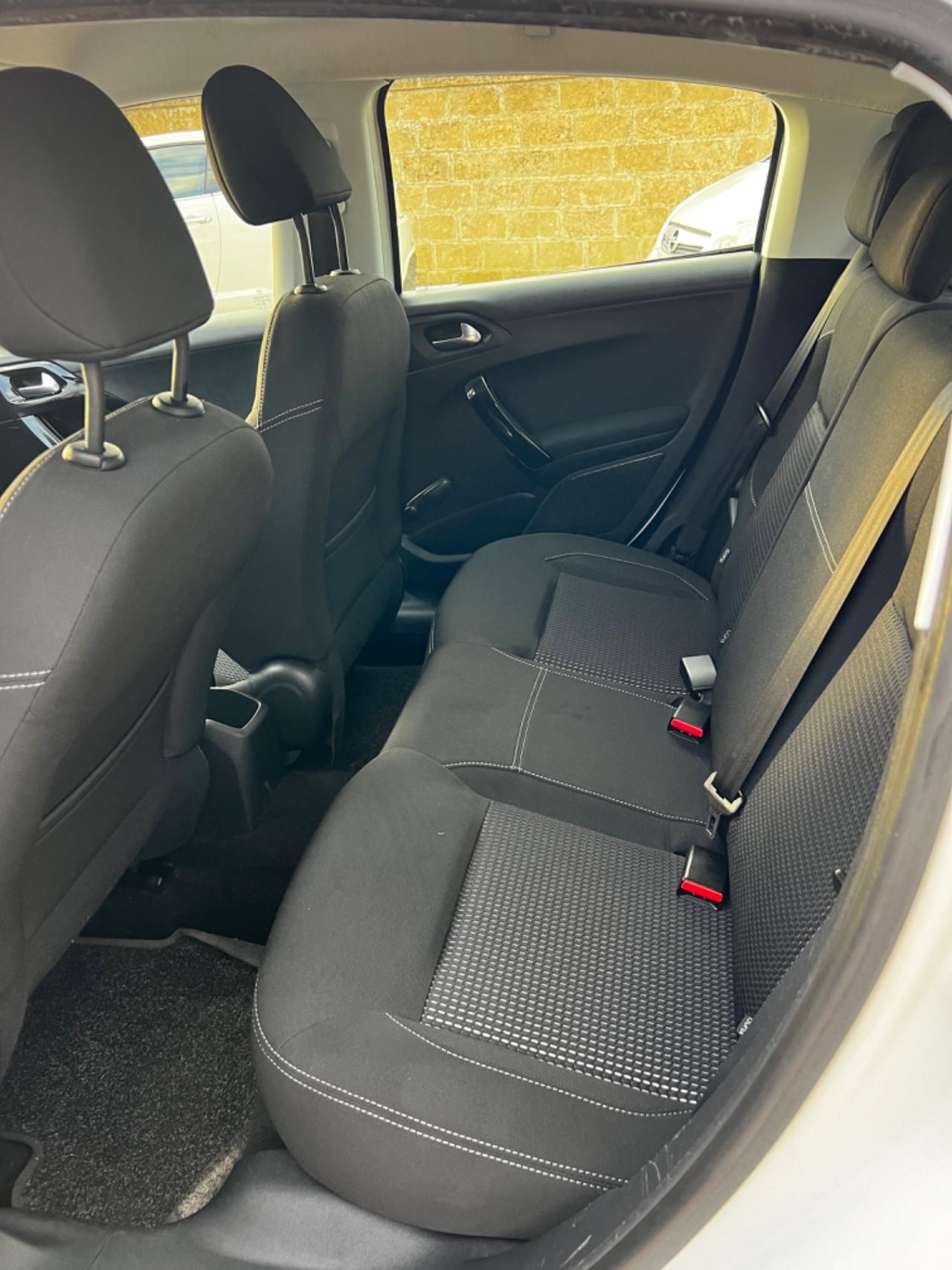 Peugeot 208 PureTech 82 5 porte Allure 5 porte 90000 km ufficiali