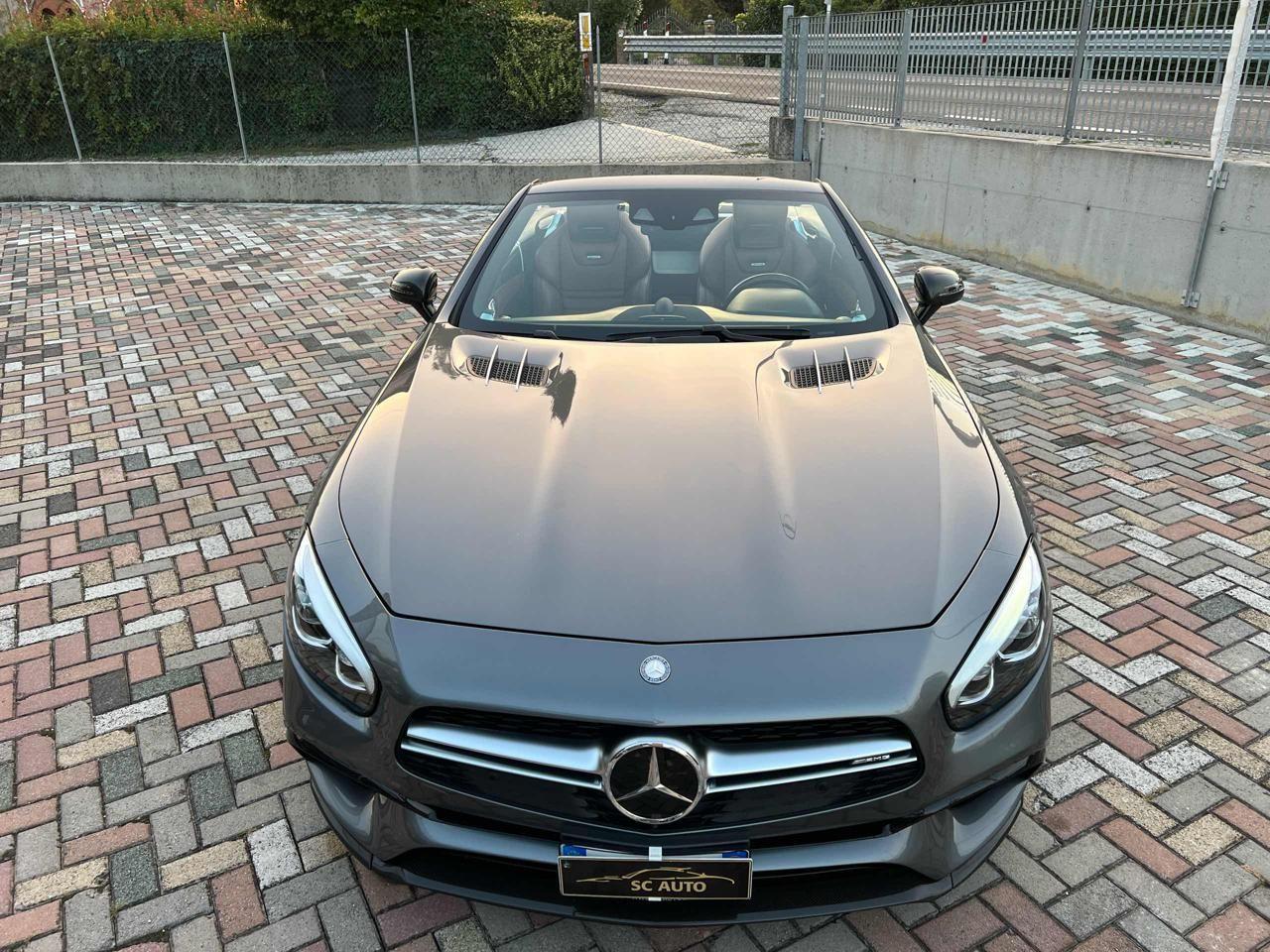 Mercedes-Benz SL 63 AMG Roadster V8