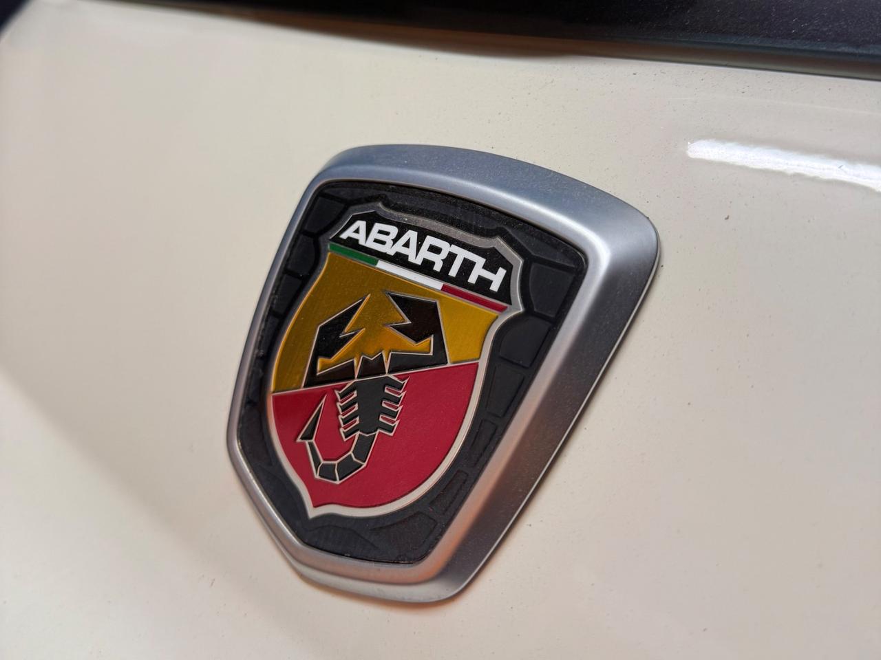 Abarth 595 con 165 CV Turismo 45.000 km