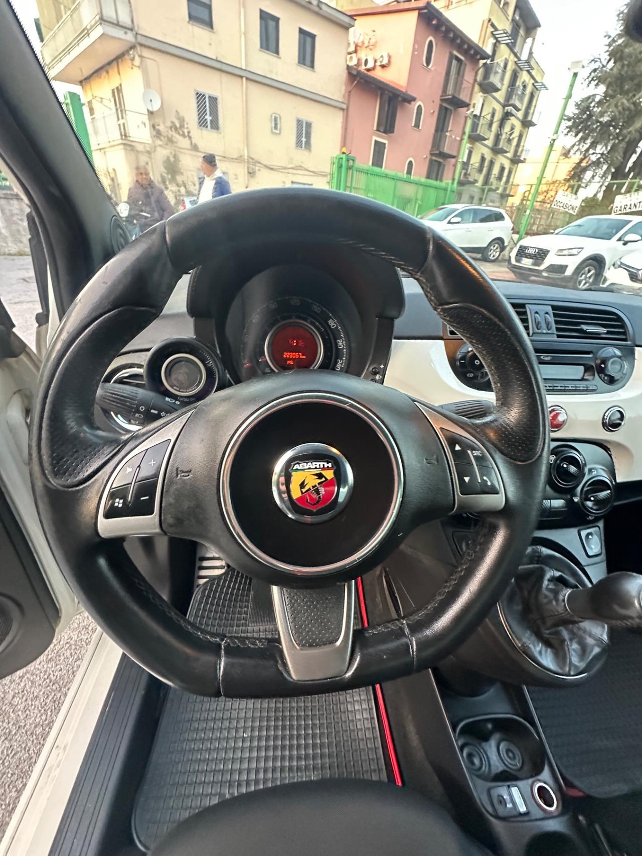 Abarth 500 C 1.4 Turbo T-Jet Custom