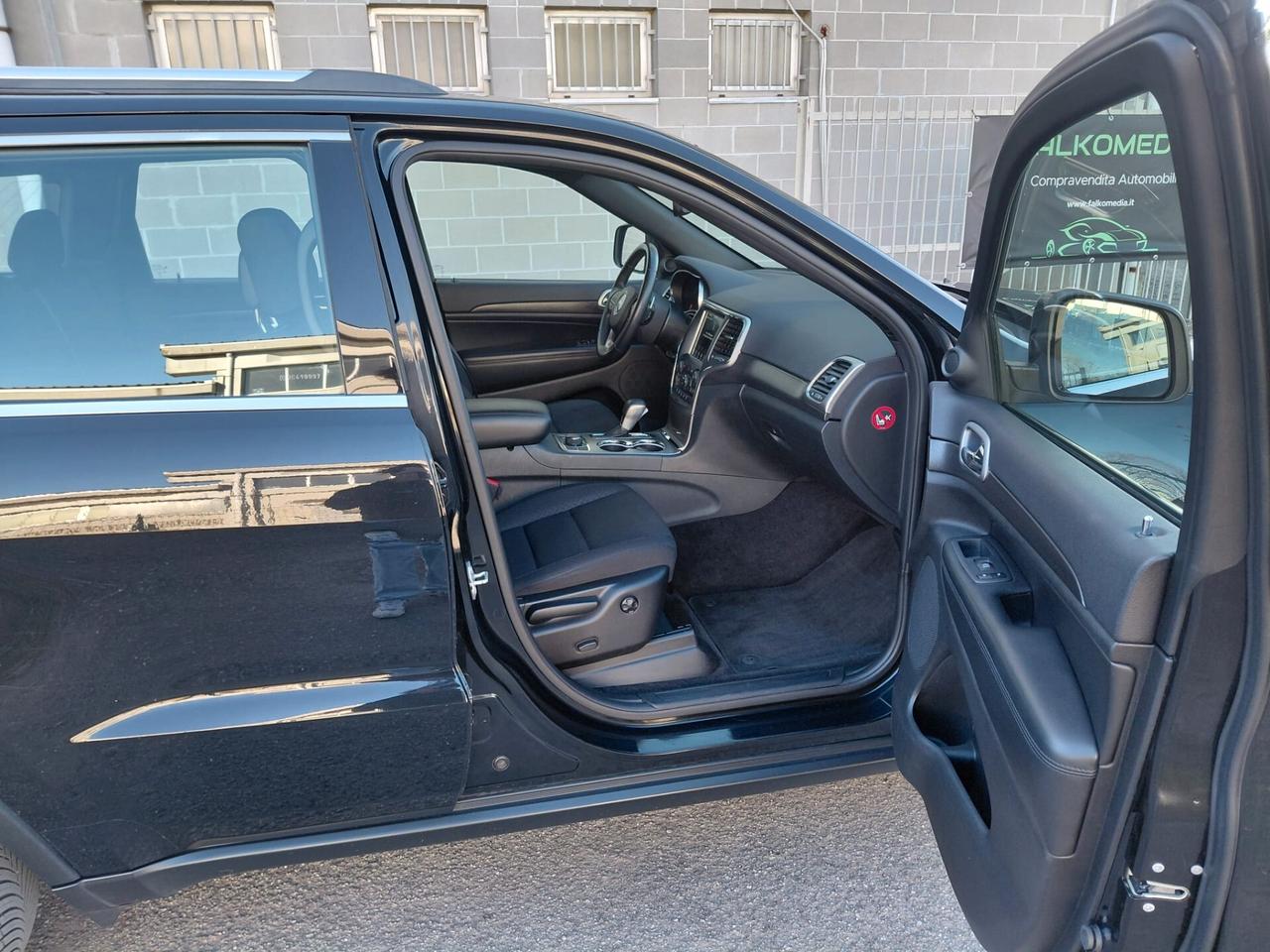 Jeep Grand Cherokee 190cv Laredo garanzia 12 mesi