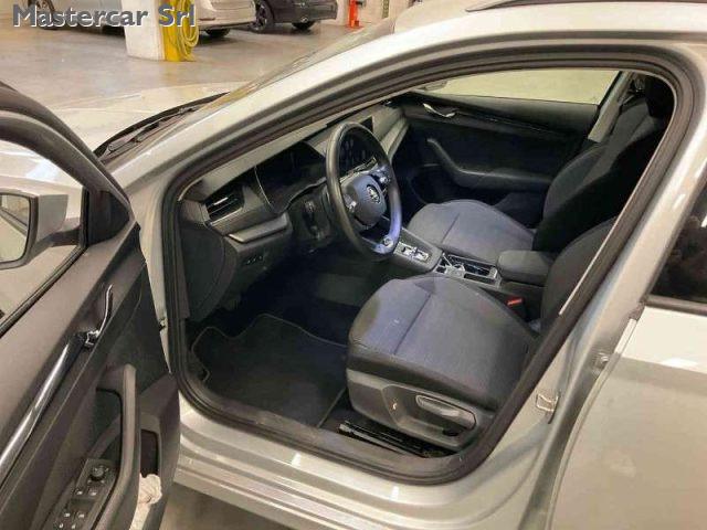 SKODA Octavia Octavia Wagon 2.0 tdi Executive DSG 85KW - GT989LX