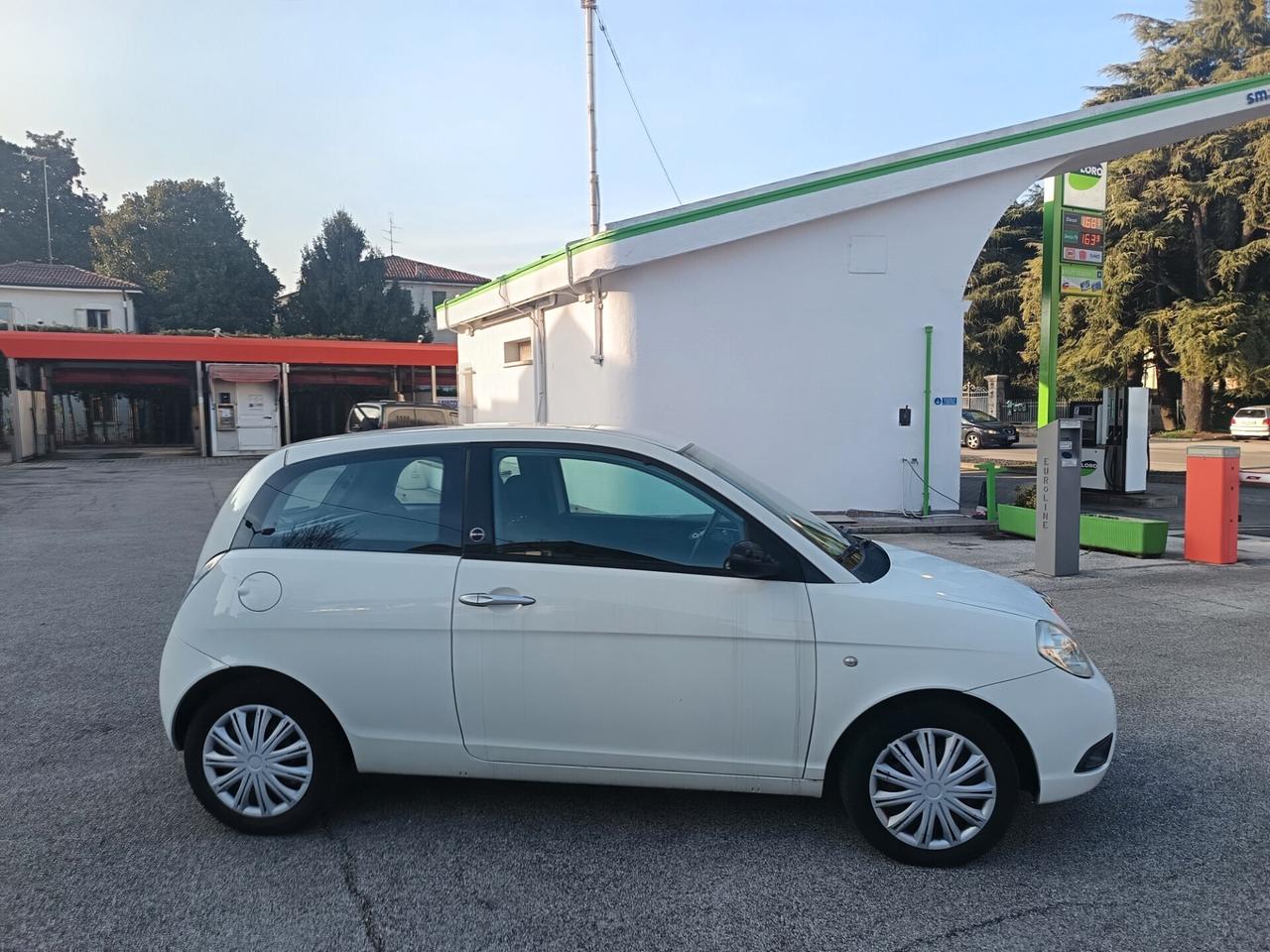Lancia Ypsilon 1.4 Platino Ecochic GPL