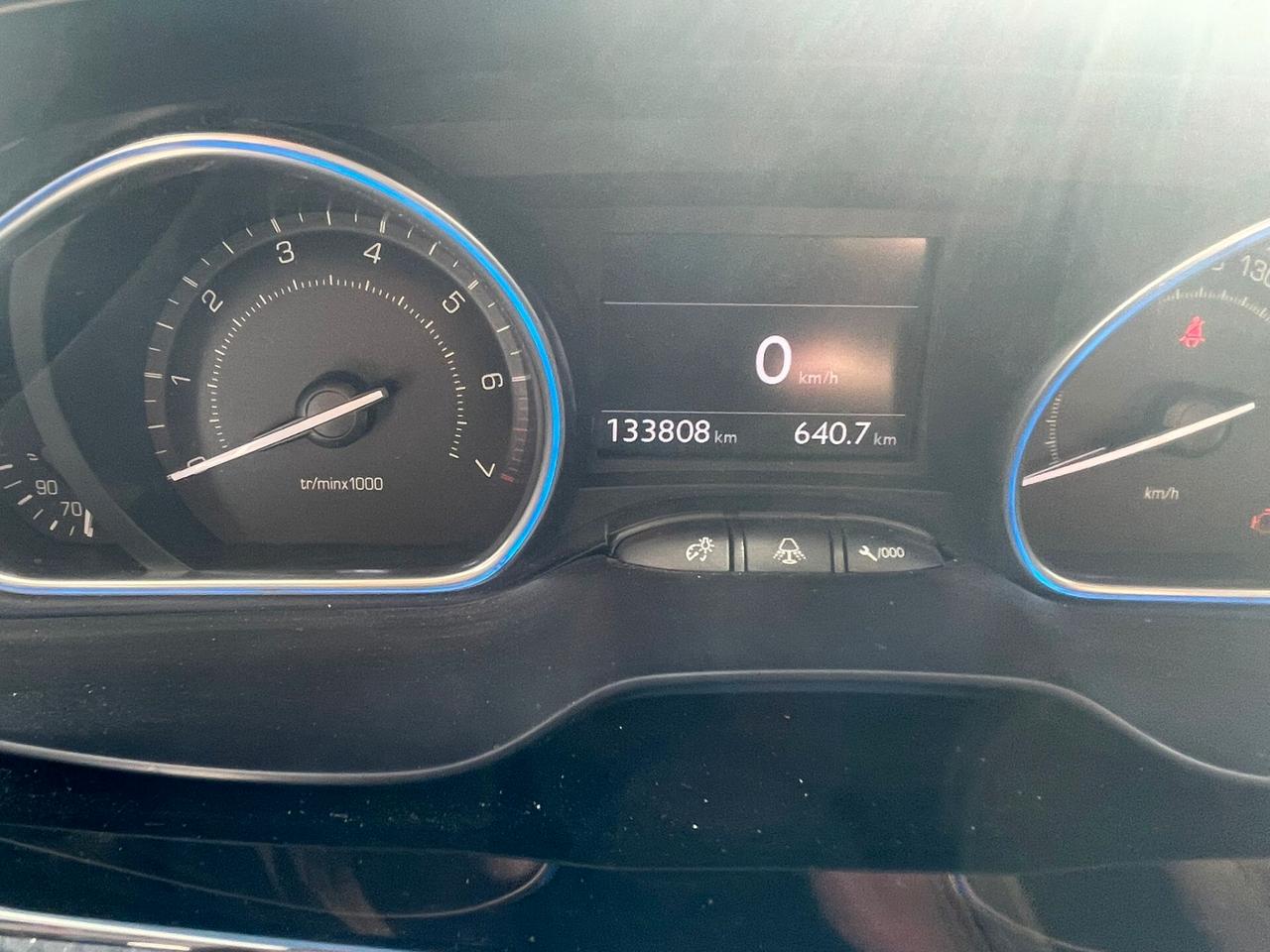 Peugeot 2008 1.6 VTi 120CV Allure