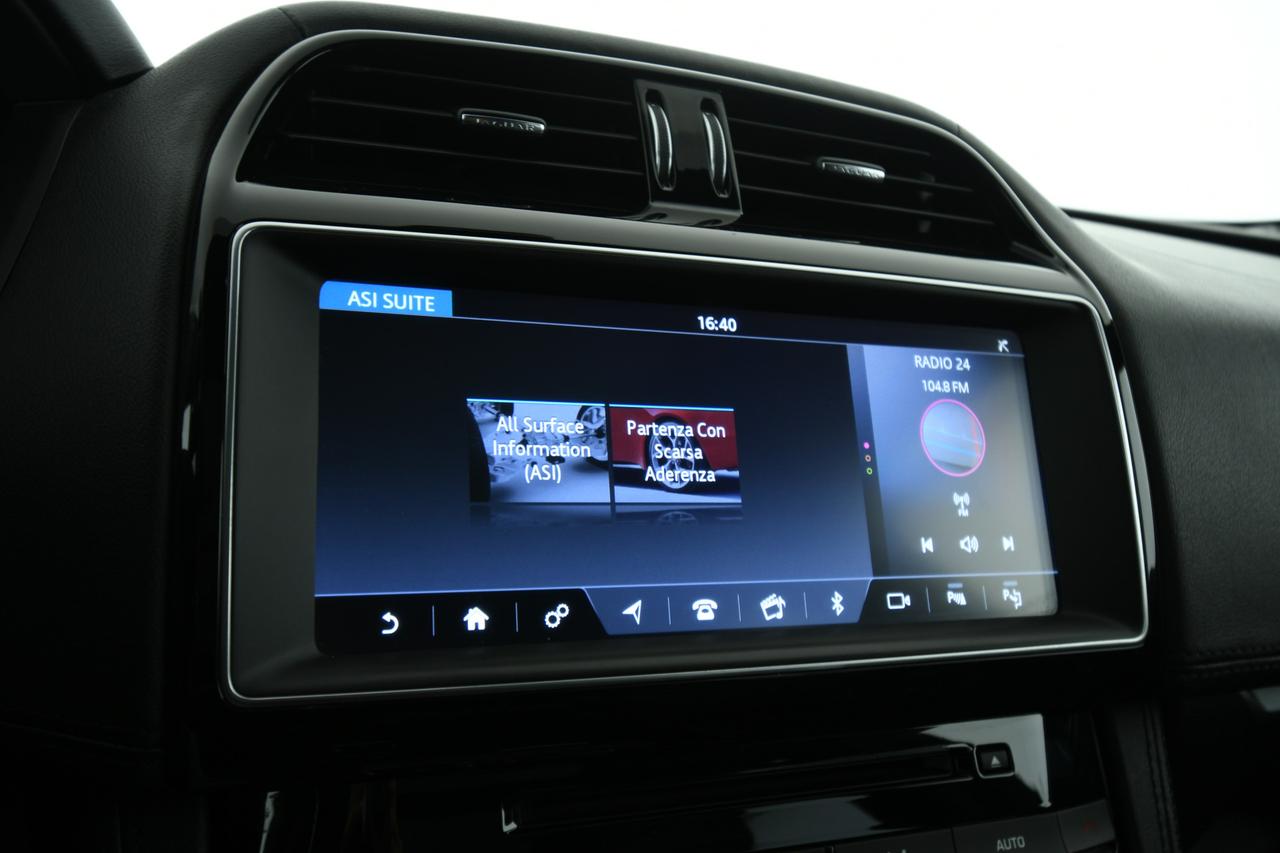 JAGUAR F-Pace 2.0d i4 Portfolio 180cv auto TETTO PANO+CAMERA+APP CONNECT