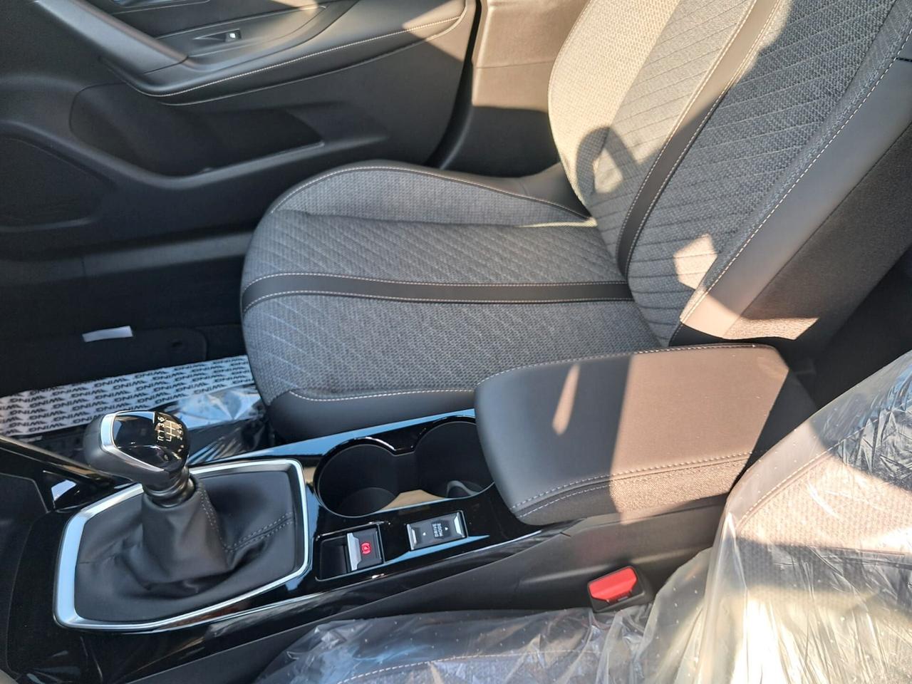 Peugeot 2008 PureTech 100 S&S Allure KM0