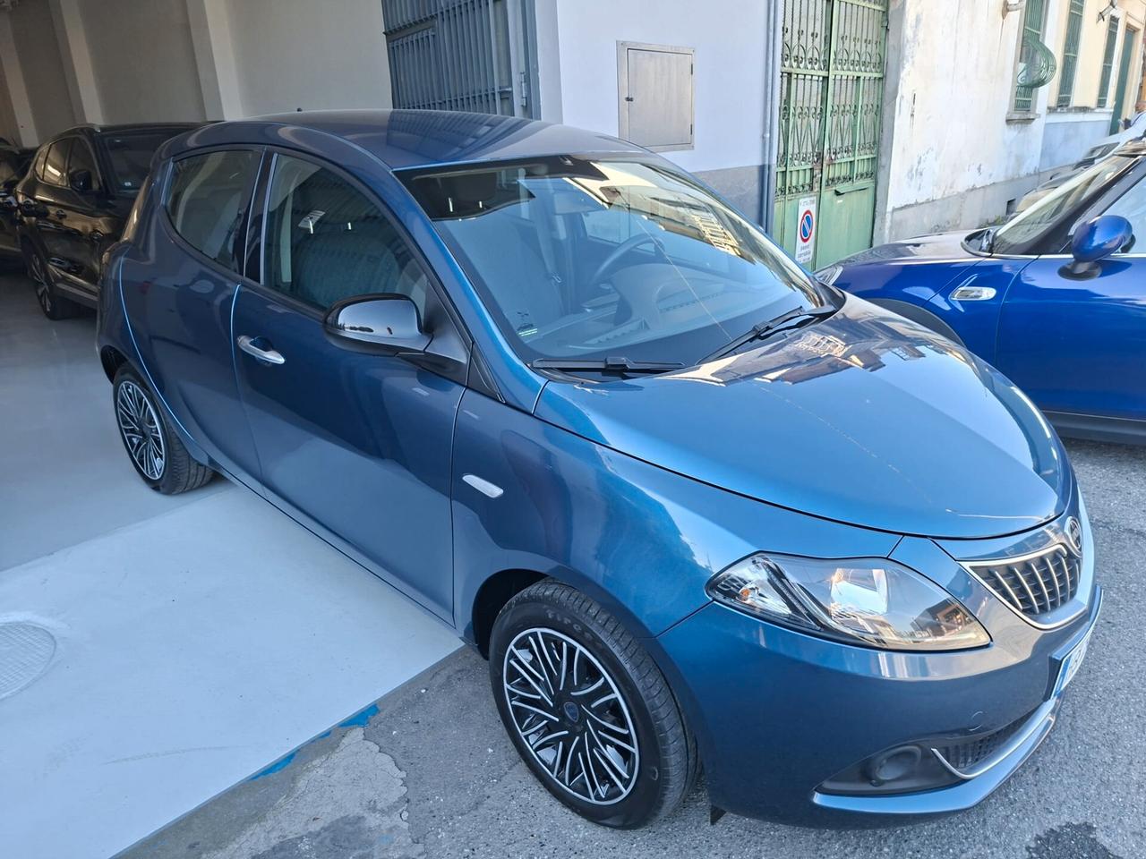 Lancia Ypsilon 1.0 FireFly 5 porte S&S Hybrid Silver - Vettura aziendale, unico proprietario.