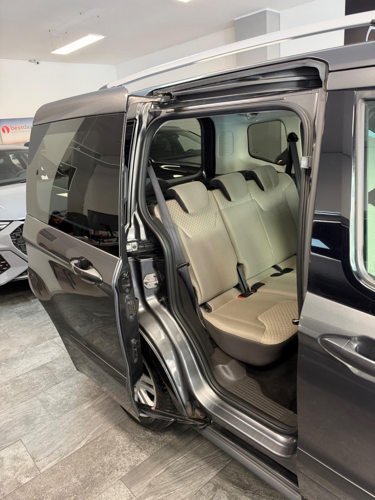 Ford Tourneo Courier 1.5 TDCI 95 CV Titanium