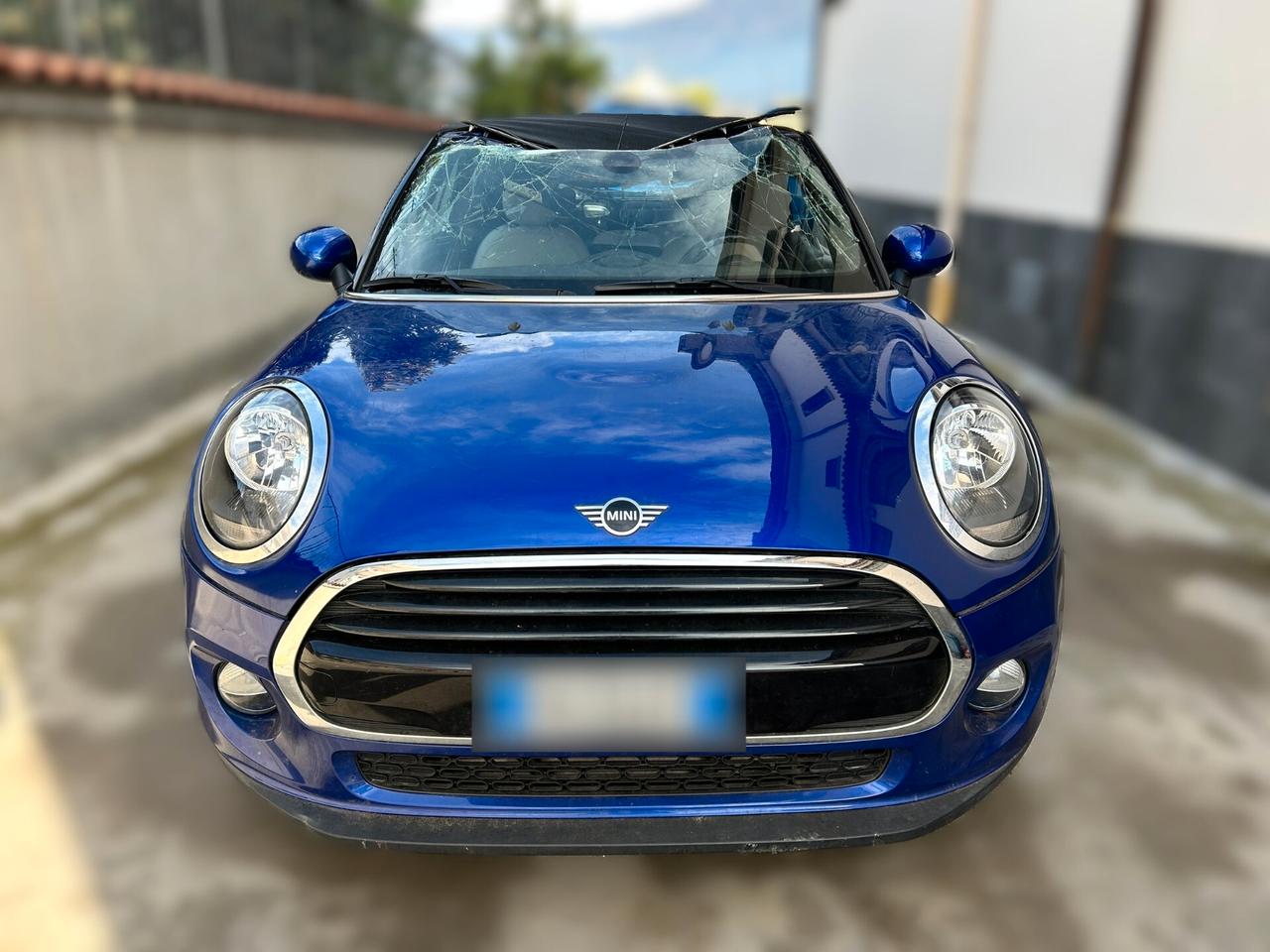 Mini Cooper D Cabrio 1.5 TD 115CV Aut. - 2019 Incidentata
