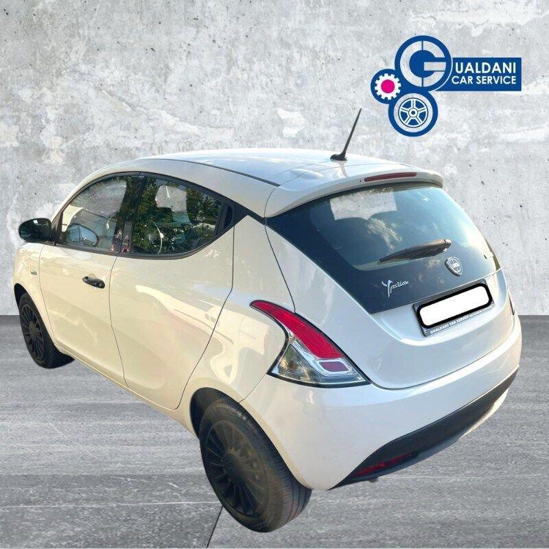 Lancia Ypsilon Ypsilon 1.0 FireFly 5 porte S&S Hybrid Ecochic Silver