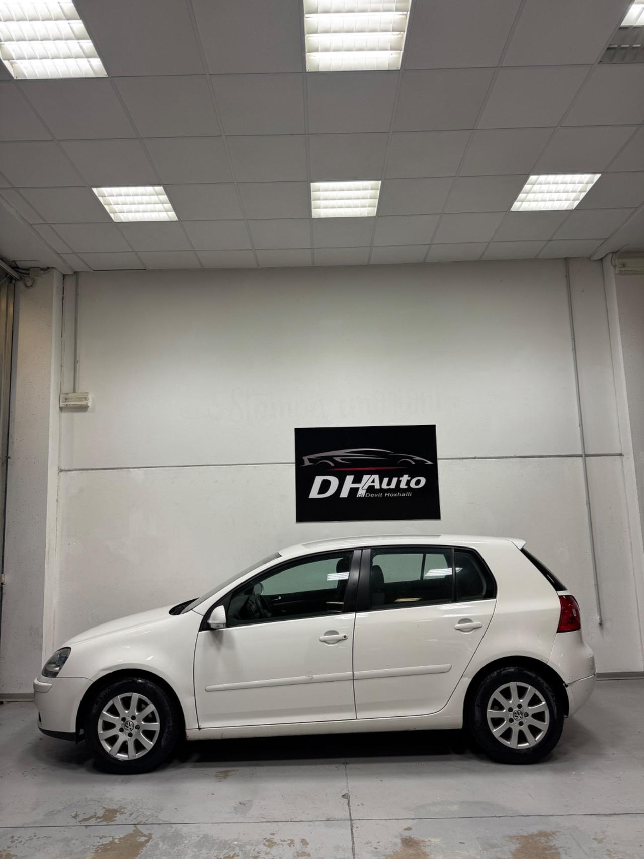 Volkswagen Golf 1.6 16V FSI 5p. Sportline