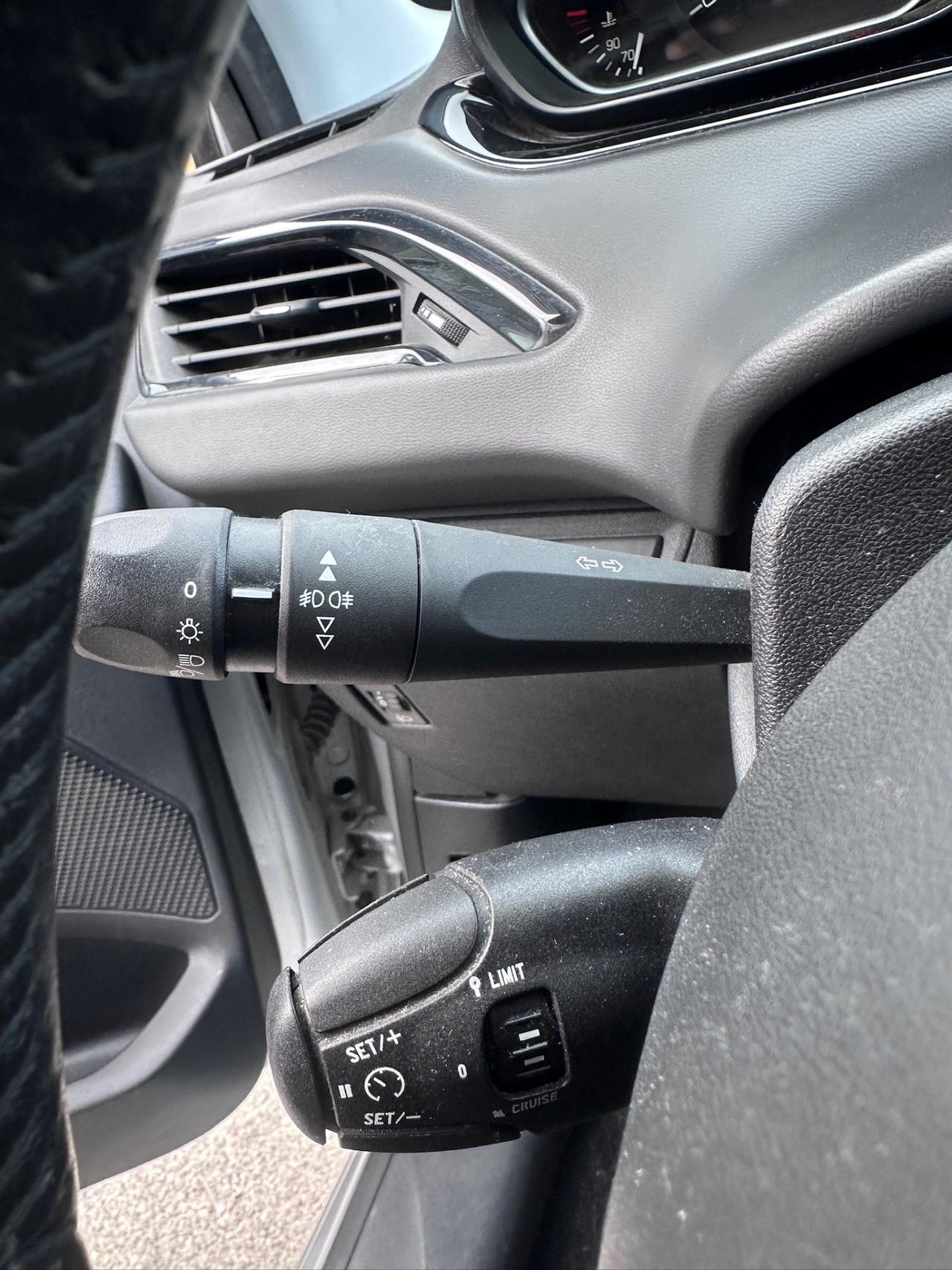 Peugeot 208 PureTech 82 5 porte Allure solo 103 mila km