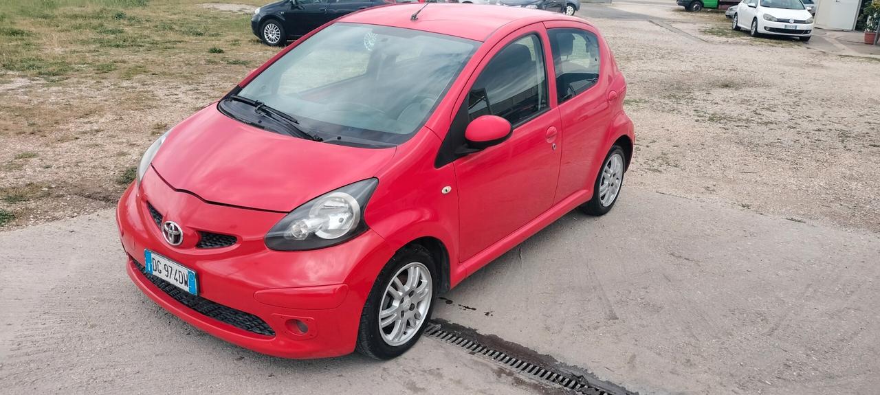Toyota Aygo 1.4 turbodiesel 5 porte Sol