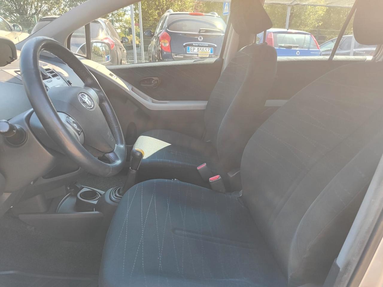 Toyota Yaris 1.0 3 porte Sol