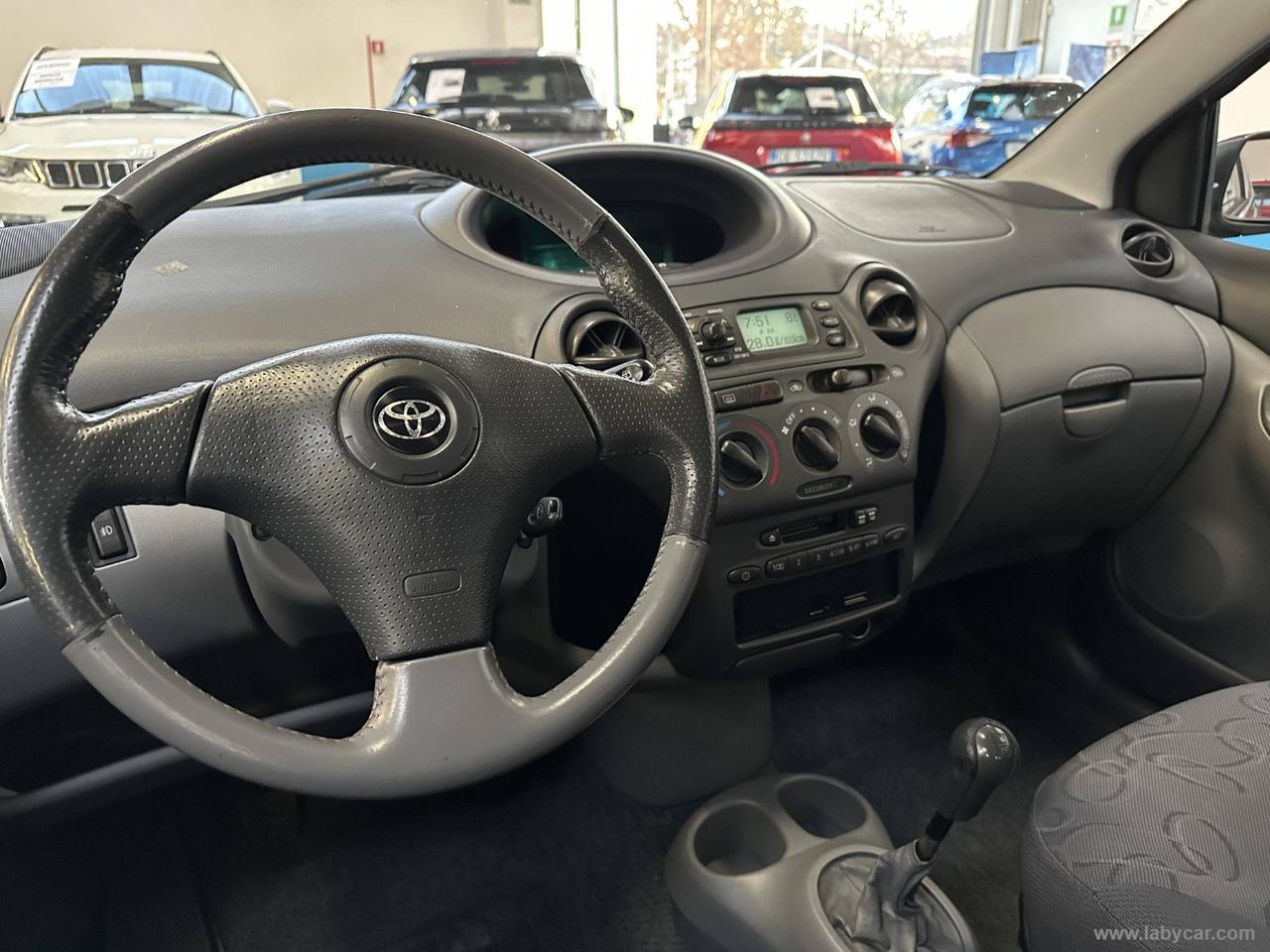 TOYOTA Yaris 1.3 16V 5p. Luna