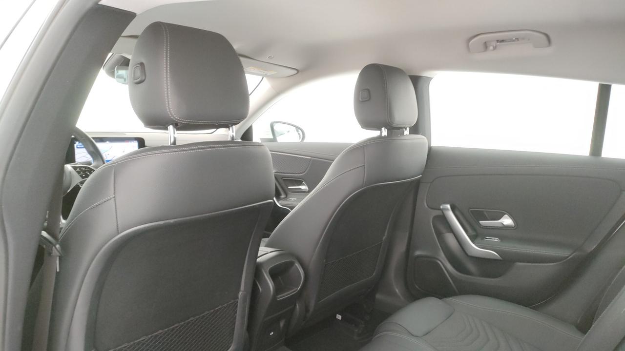 Mercedes-Benz CLA Shooting Brake 180 d Progressive Advanced auto