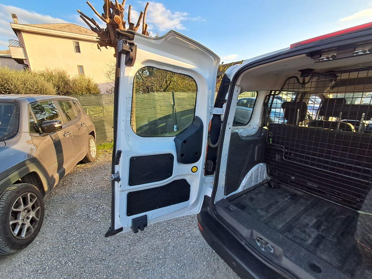 FORD Transit Connect 220 1.5 ecoblue(tdci) 100cv Trend L1H1 E6.2 220 1.5 ecoblue(tdci) 100cv Trend L1H1 E6.2 IVA COMPRESA