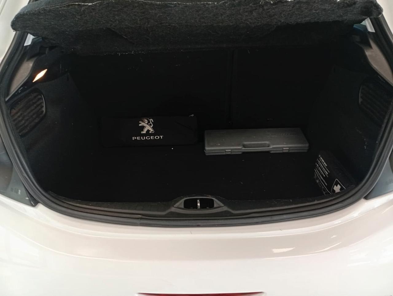 Peugeot 208 PureTech 82 5p. GPL Allure