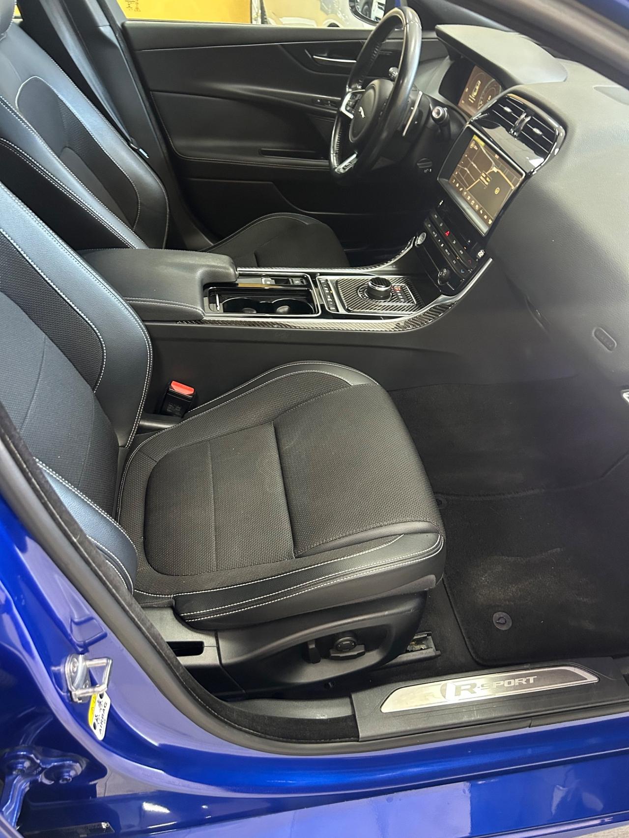 JAGUAR XE 2.0 D 240 cv R-SPORT “FULL FULL”-2017