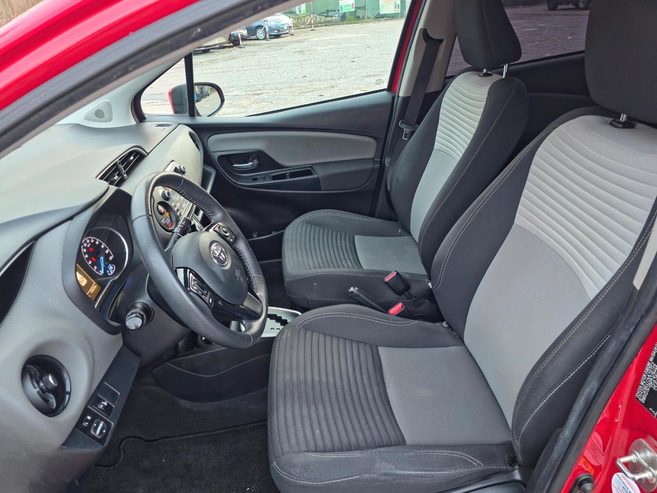 Toyota Yaris 1.5 Hybrid 5 porte Business 2017-E6B Automatico