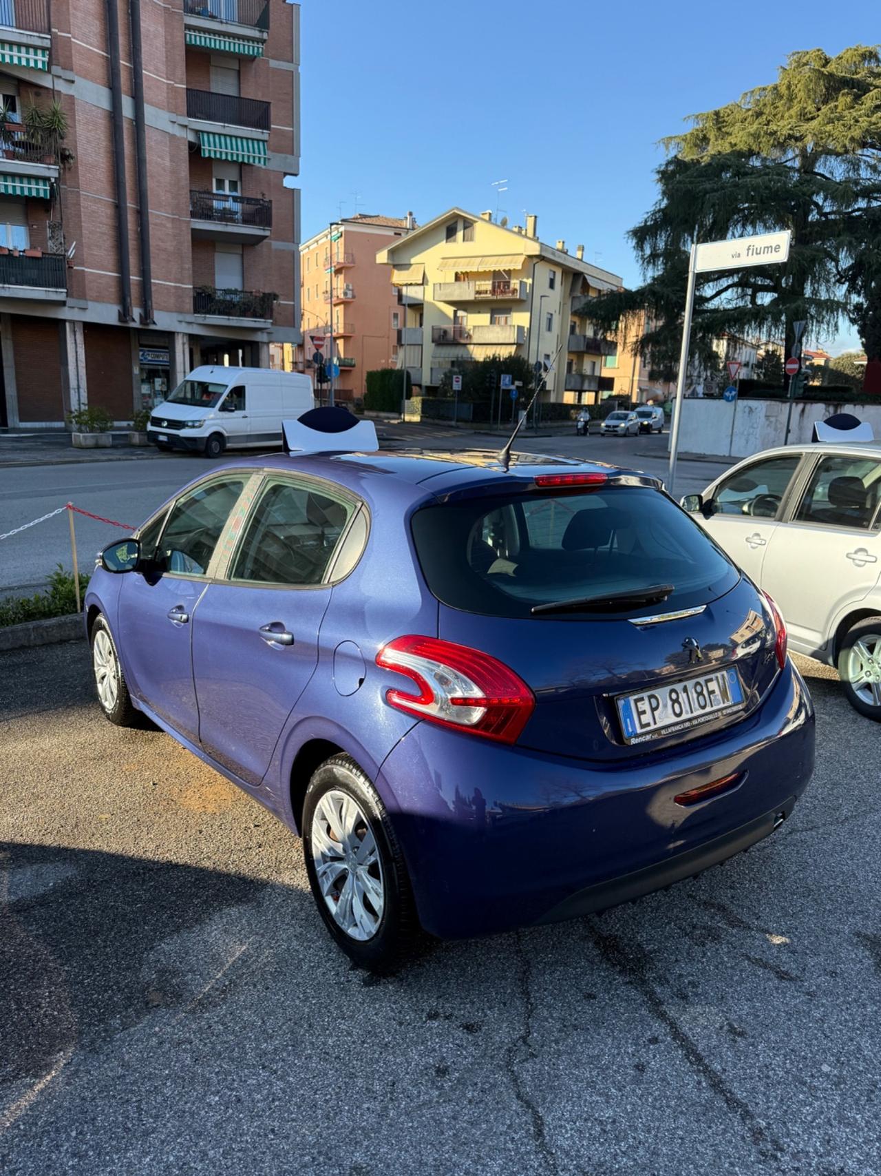 Peugeot 208 1.4 HDi 68 CV 5 porte Access