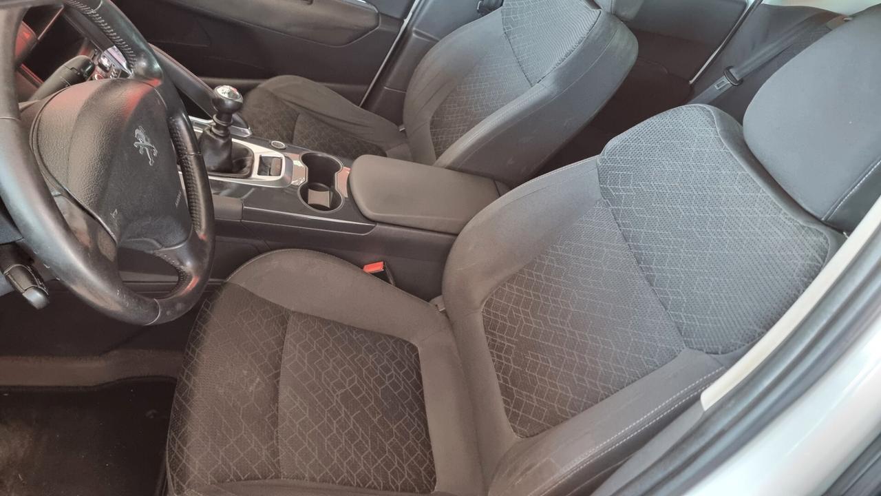 Peugeot 3008 1.6 HDi 115CV Business