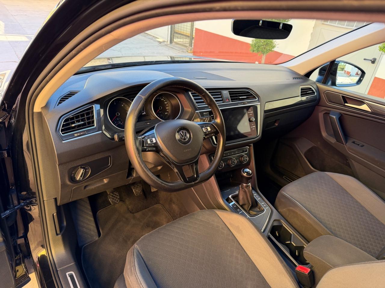 Volkswagen Tiguan 1.6 TDI R-Line - 2019