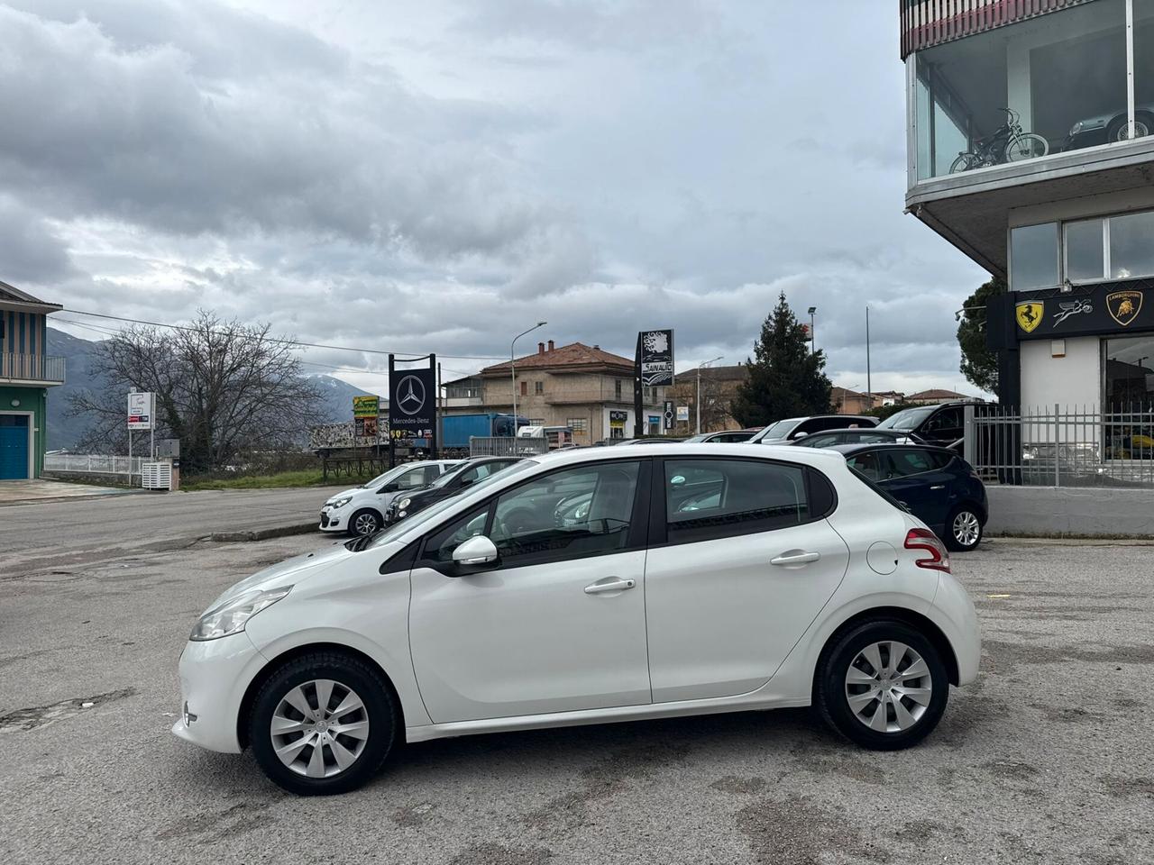 Peugeot 208 1.4 HDi 68 CV 5 porte Allure Garanzia