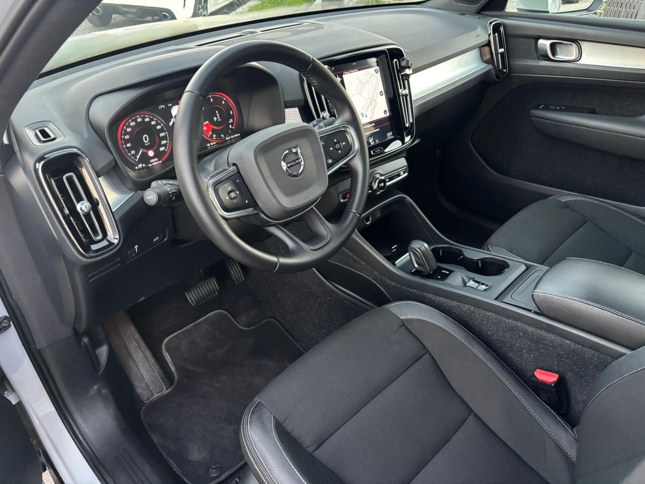 Volvo XC40 D4 AWD Geartronic R-design 2021 TETTO