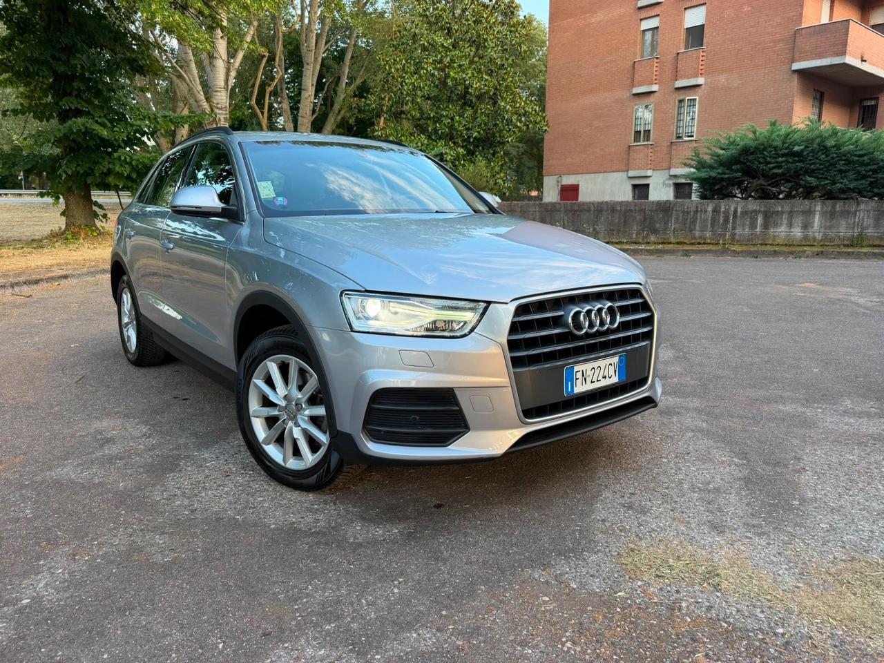 Audi Q3 2.0 TDI 120 CV S line Edition