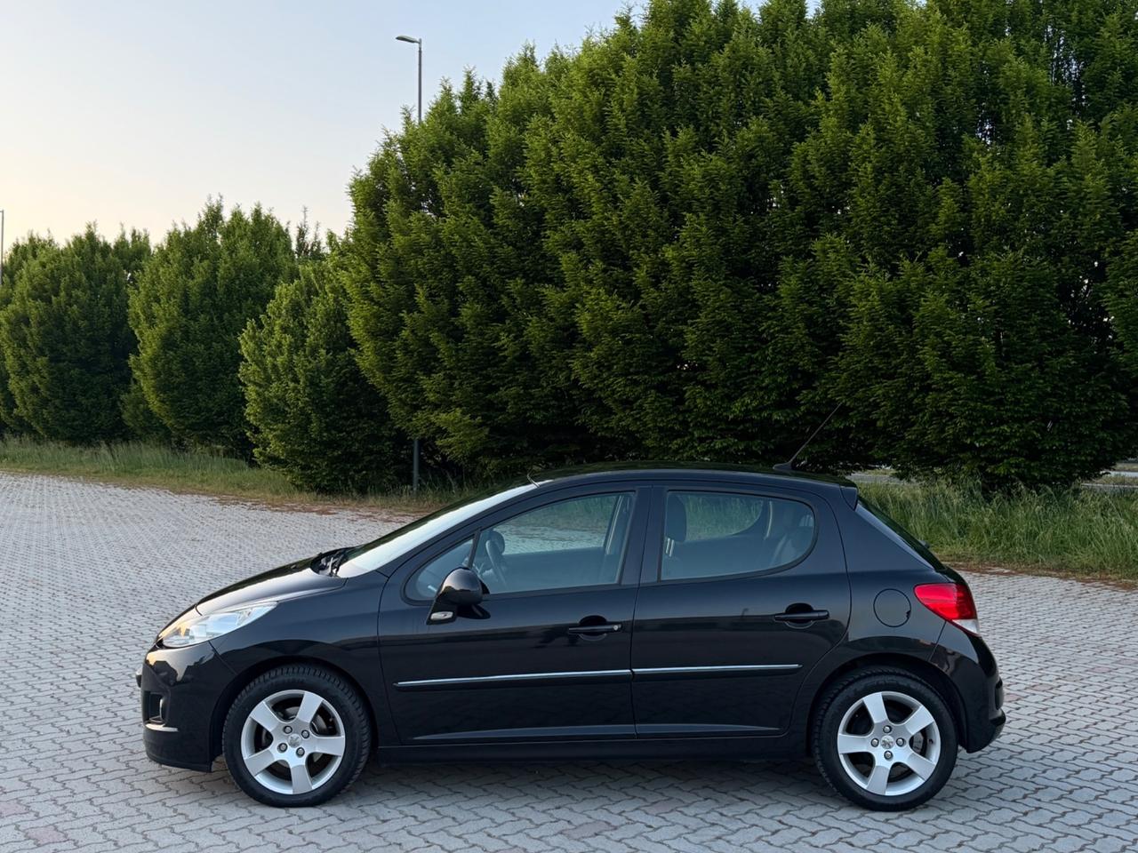 Peugeot 207 1.6 HDi 90CV 5p. 99g