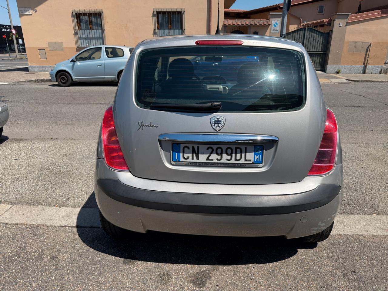 Lancia Ypsilon 1.2 16V Platino