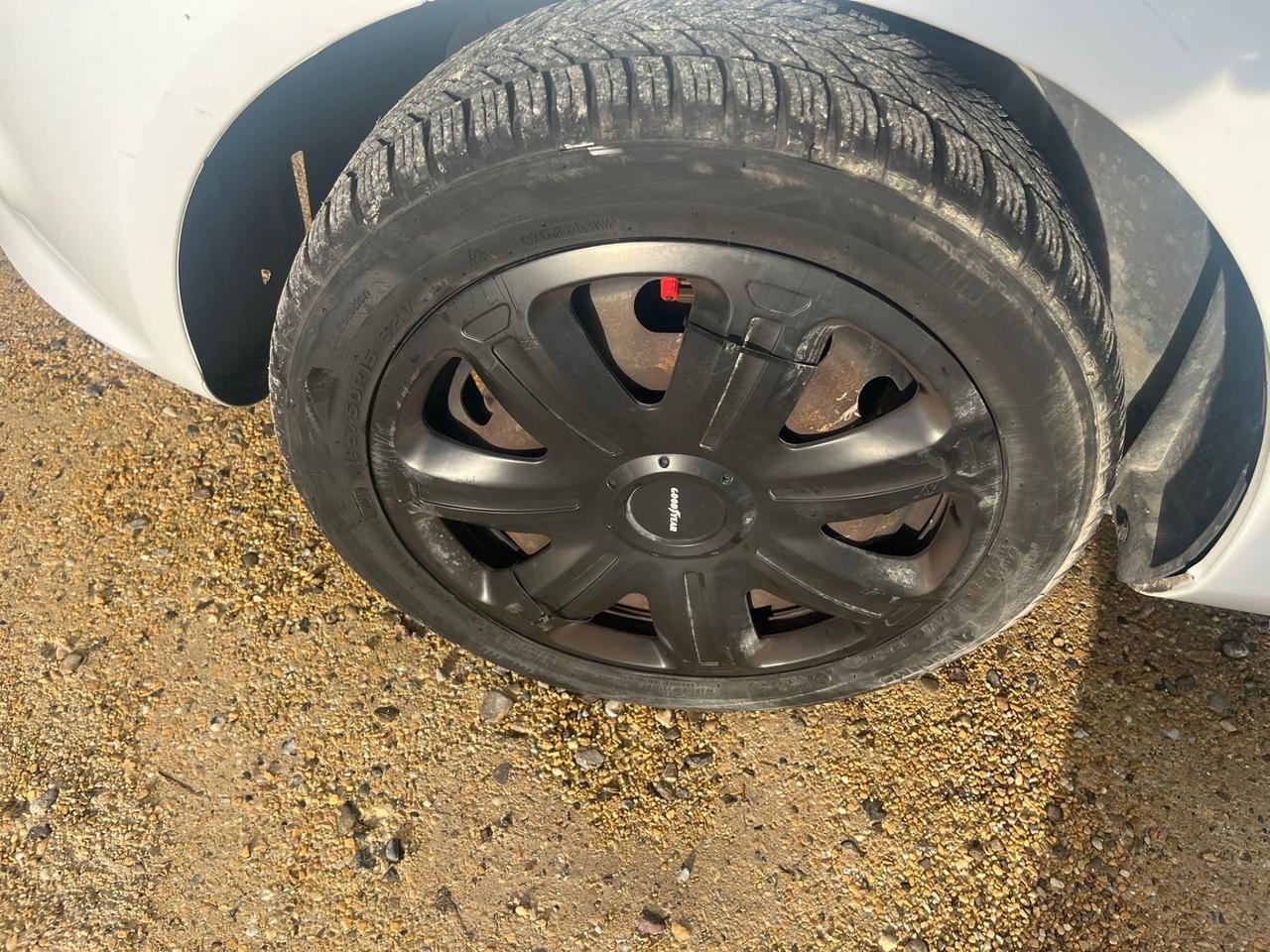 Ford Fiesta 1.2 Benzina - Neopatentati