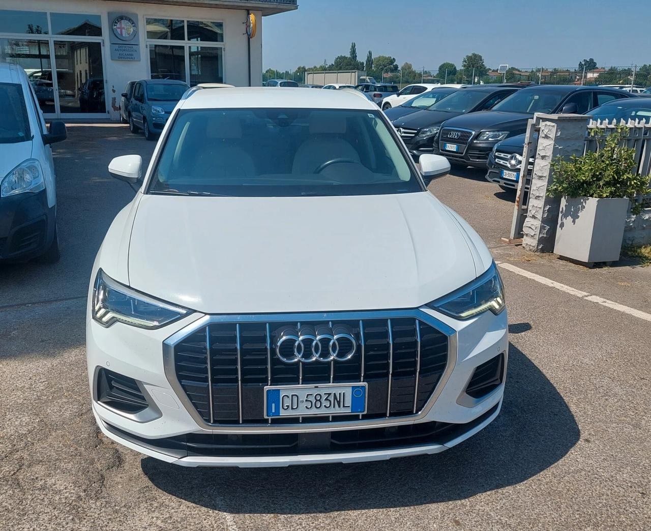 Audi Q3 35 TDI Business Advanced