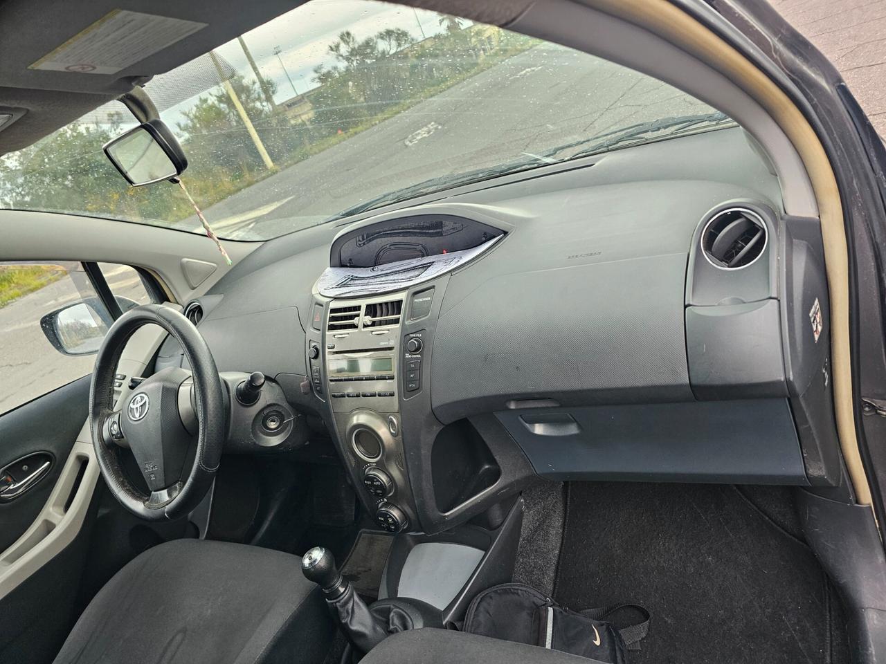 Toyota Yaris 1.0 cc 69cv 5 porte