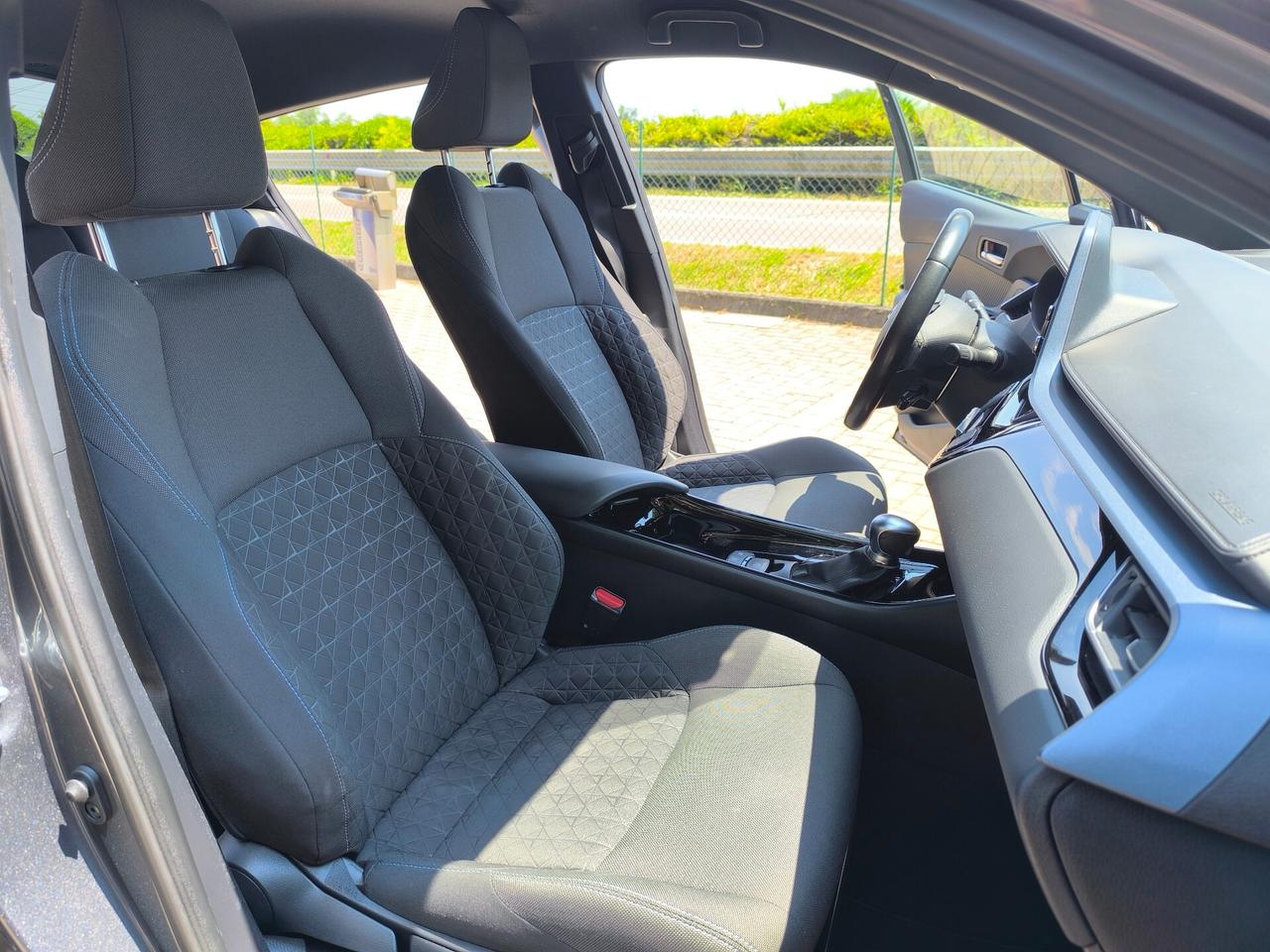 Toyota C-HR 2.0 Hybrid E-CVT Morebusiness