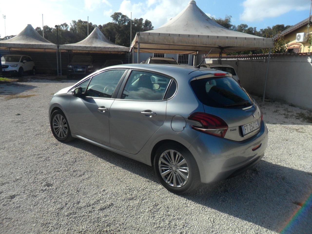 Peugeot 208 PureTech 82 5p. GPL Active