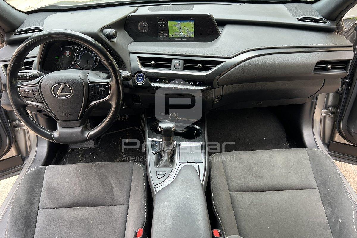 LEXUS UX Hybrid Executive