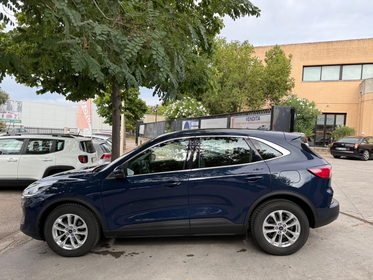 Ford Kuga 1.5 KM. 49.000! NEW MODEL