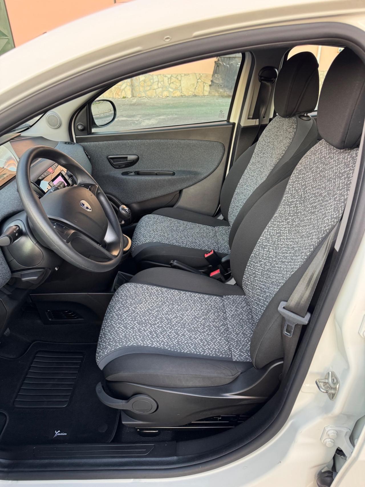 Lancia Ypsilon 1.0 hybrid SOLO 23.000 KM CERTIFICATI