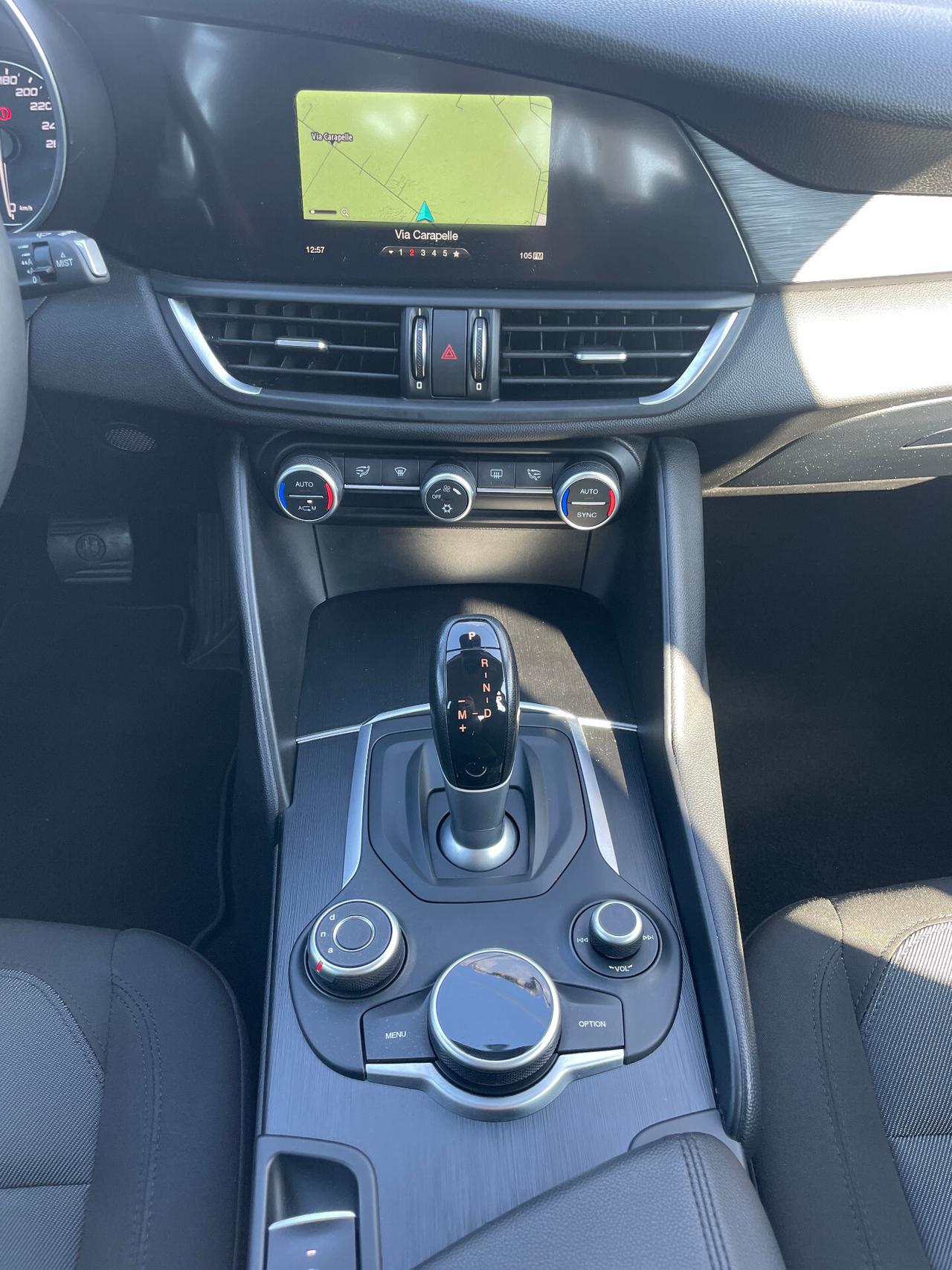 Alfa Romeo Giulia 2.2 Turbodiesel 150 CV AT8 Business-NAVIGATORE-RETROCAMERA