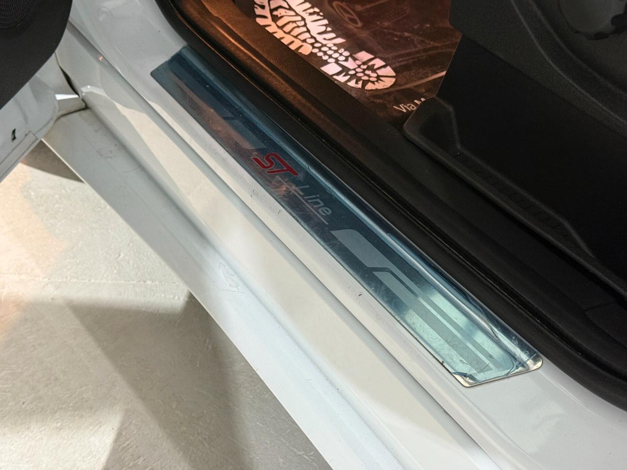 Ford Kuga 2.0 TDCI 120 ST-Line Tetto apribile