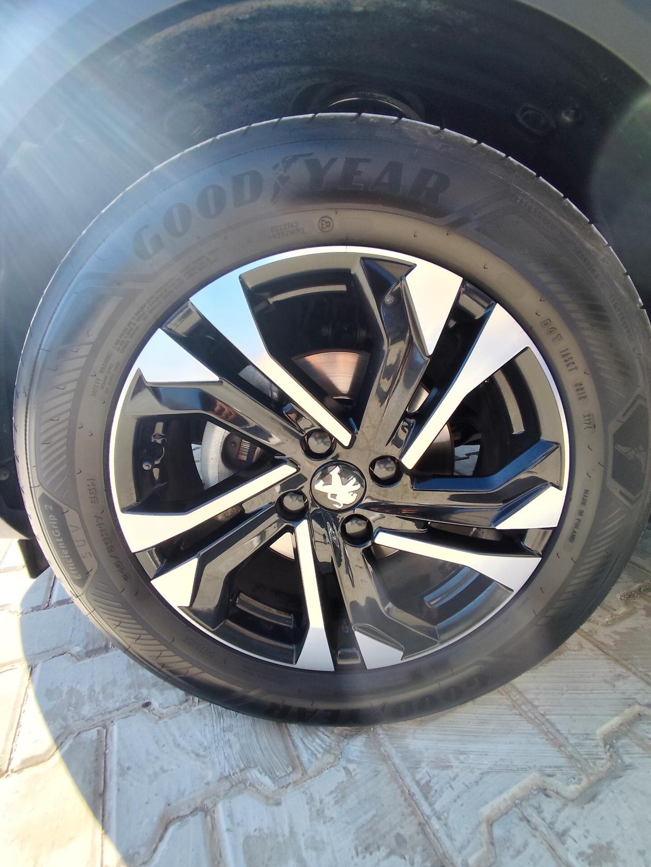 Peugeot 2008 BlueHDi 110 S&S Allure Pack