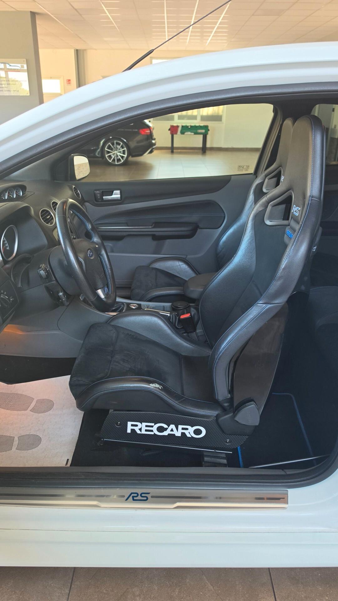 Ford Focus 2.5T (305CV) 3p. RS
