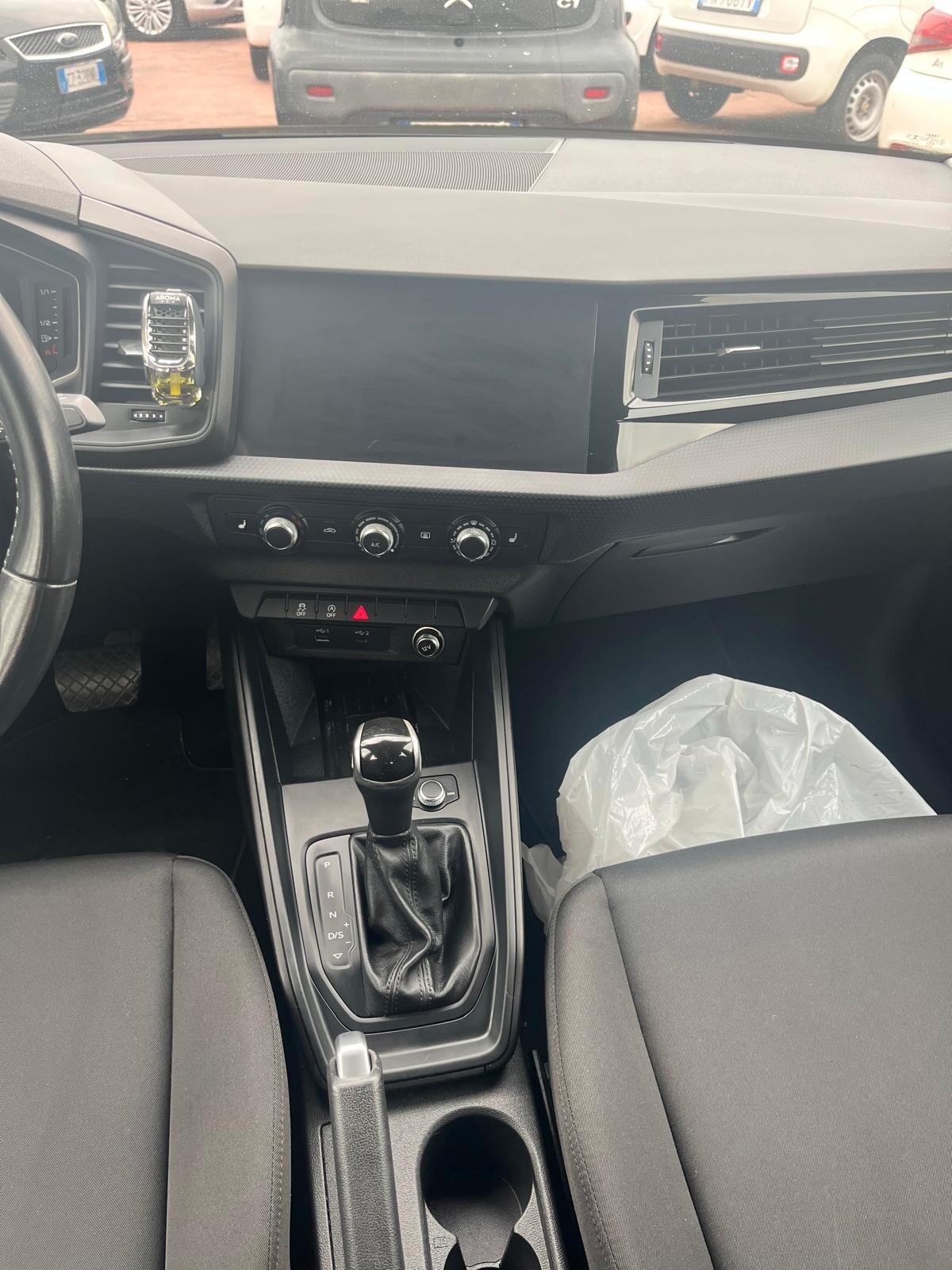 Audi A1 SPB 30 TFSI S tronic Identity Black