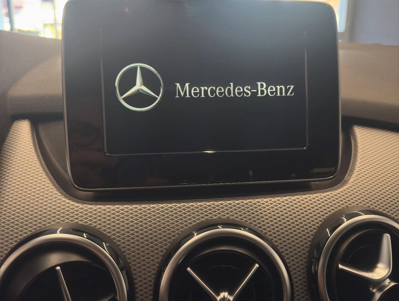 Mercedes-benz B 180 d Premium Restyling - 2016